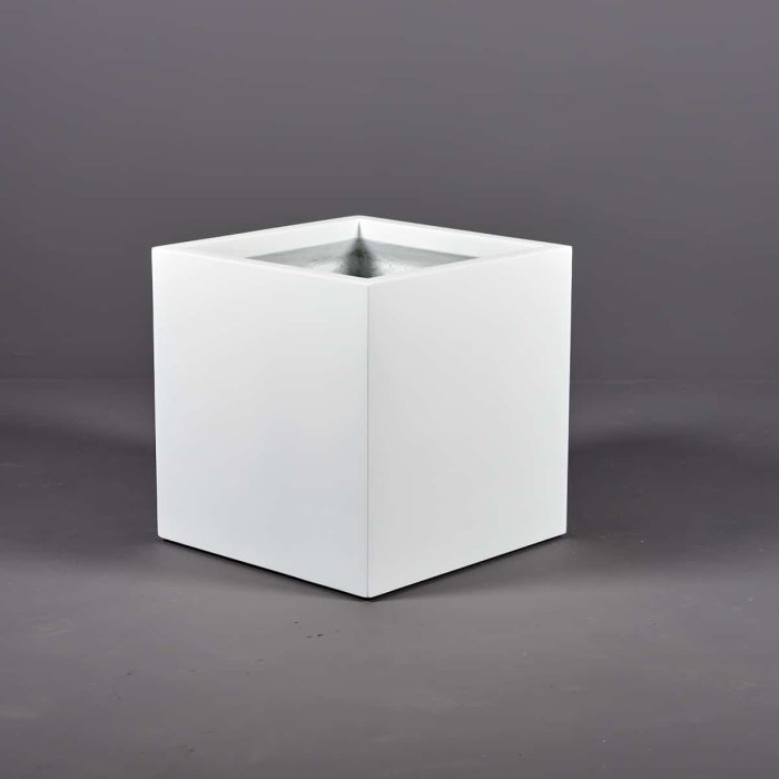 Cuba Low Corner Planter