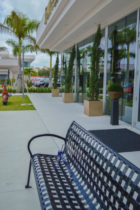 Montroy Cube Planter