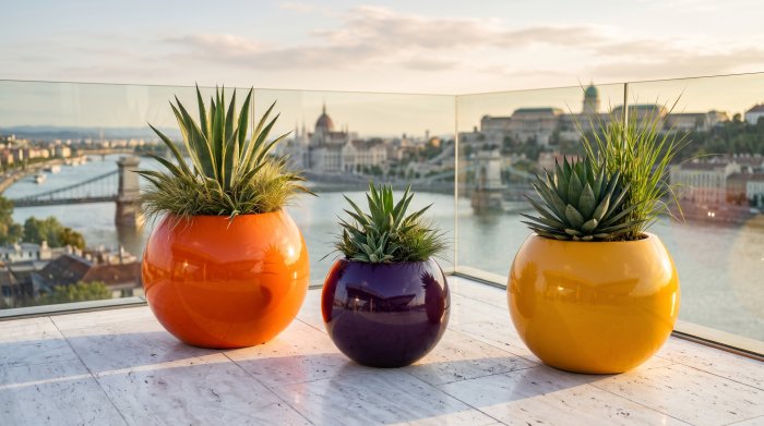 Globe Planter